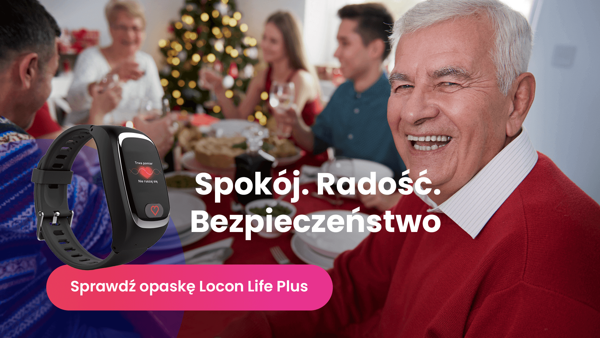 Starszy mężczyzna z rodziną przy świątecznym stole