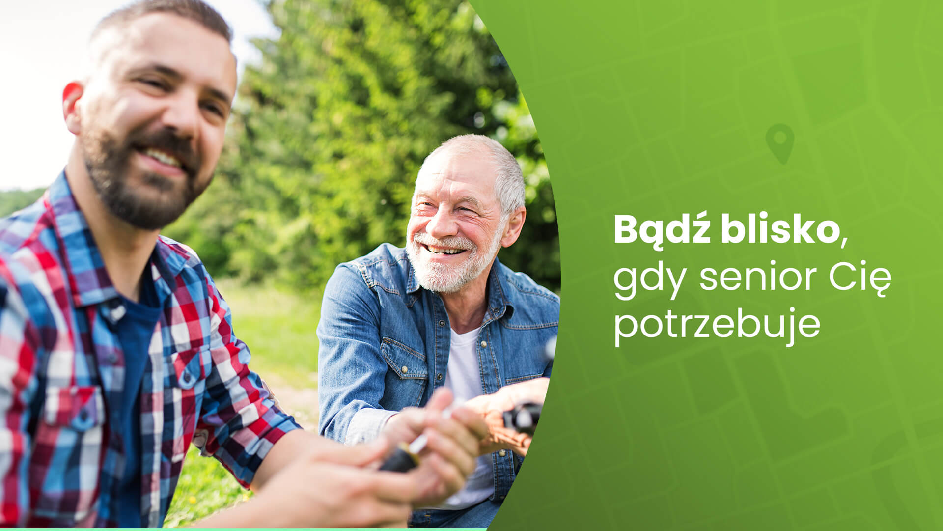 Młody mężczyzna w ciemnych włosach, z ciemną brodą, ubrany w koszulę w kratę, naprawia rower w towarzystwie swojego starszego ojca ubranego w niebieską koszulę