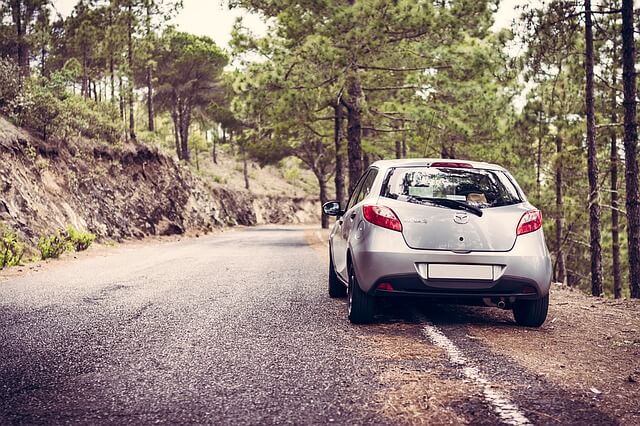 Rejestrator jazdy w samochodzie marki mazda
